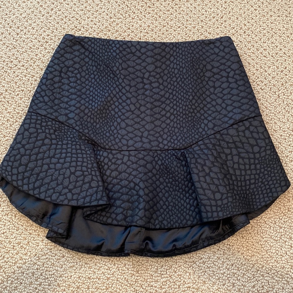 SEEK SKIRT